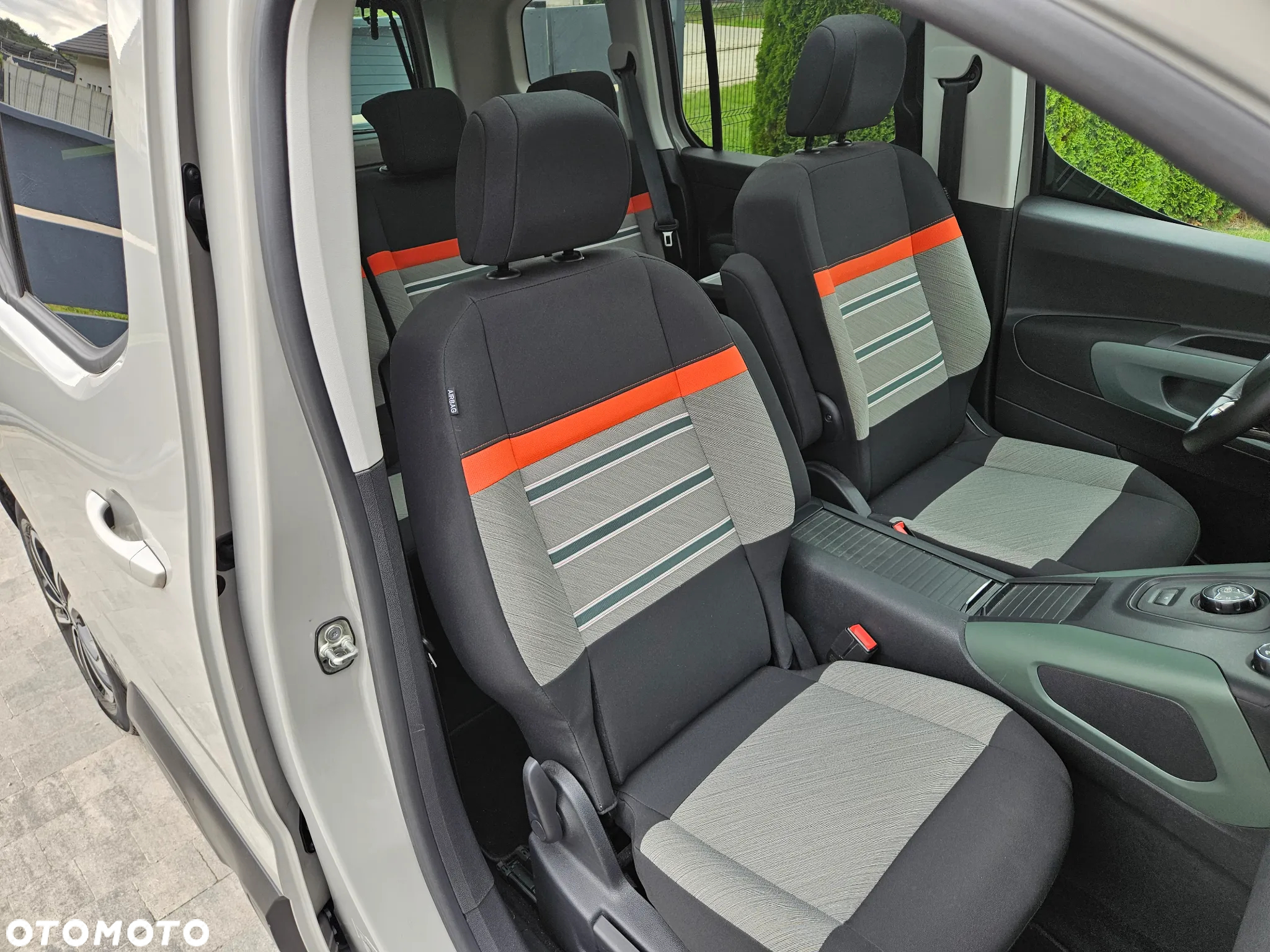 Citroën Berlingo M PureTech 130 EAT8 SHINE - 15