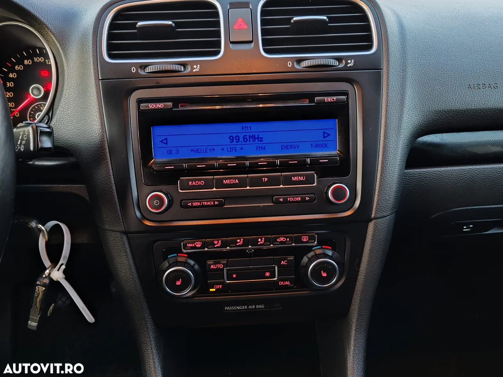 Volkswagen Golf - 13