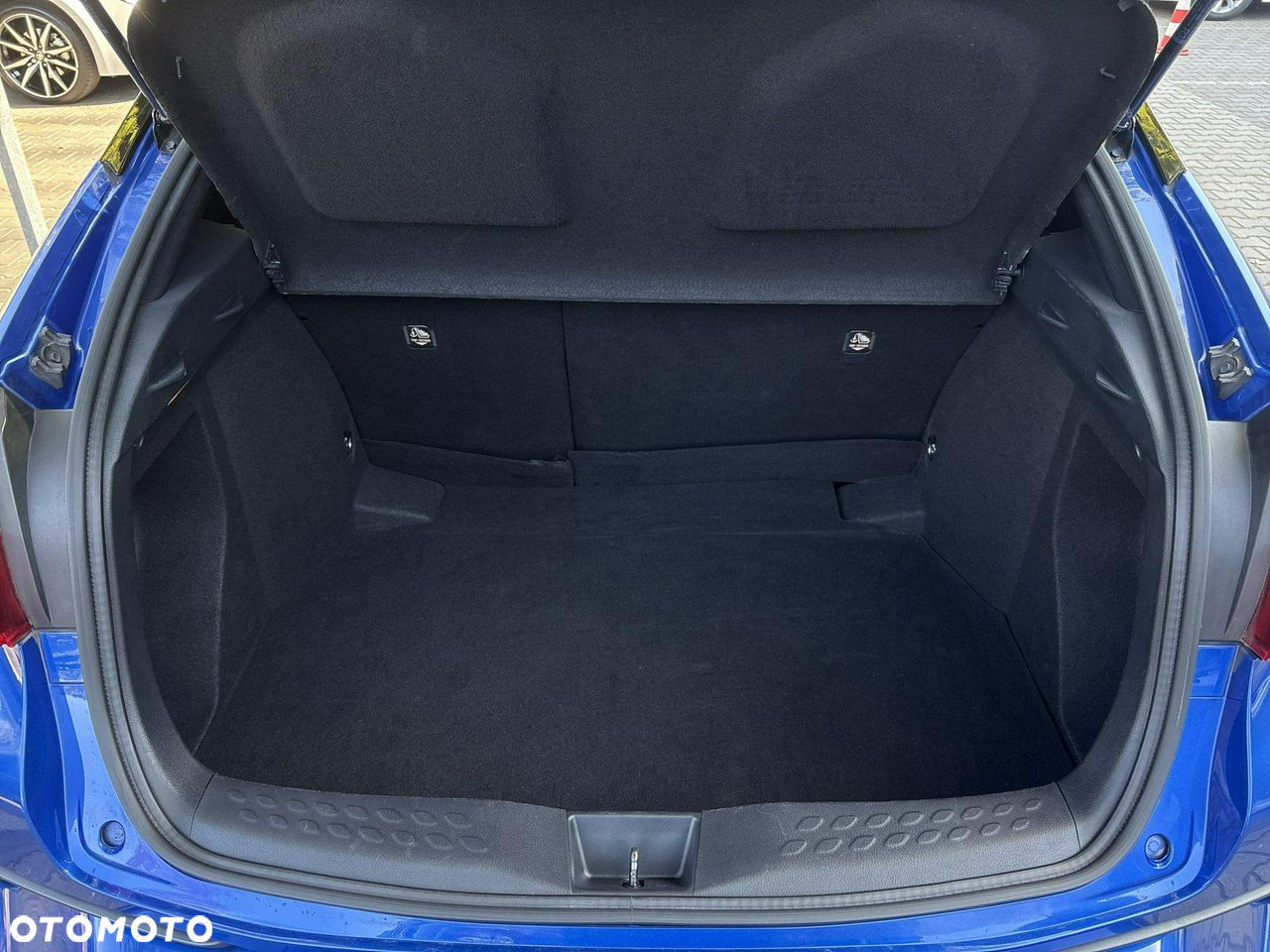 Toyota C-HR 1.2 T Dynamic - 12