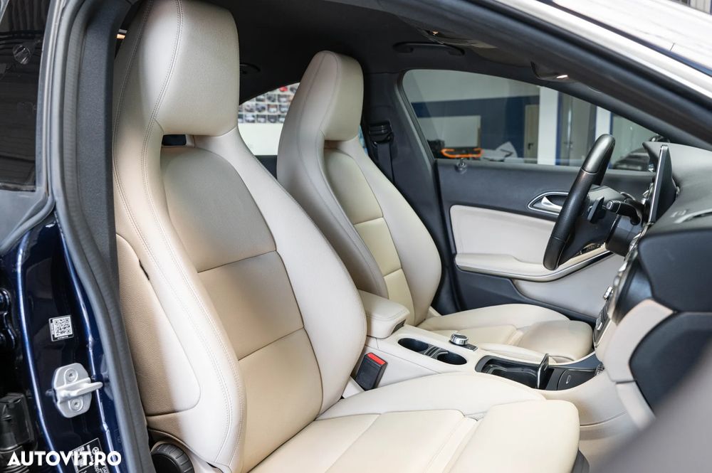 Mercedes-Benz CLA 220 d 4Matic 7G-DCT - 11
