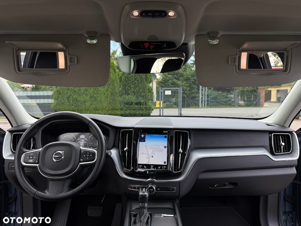 Volvo XC 60 D4 Momentum Pro - 21