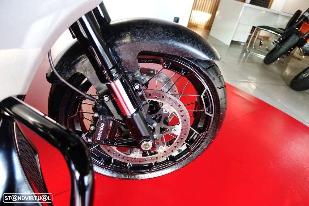 Harley-Davidson Road Glide CVO - 20