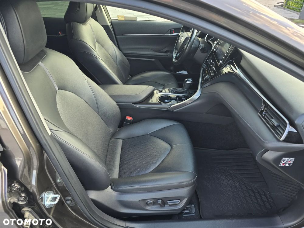 Toyota Camry 2.5 Hybrid Executive CVT - 37