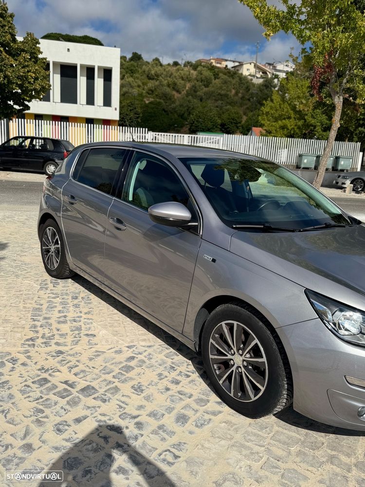 Peugeot 308 1.2 PureTech Style - 1