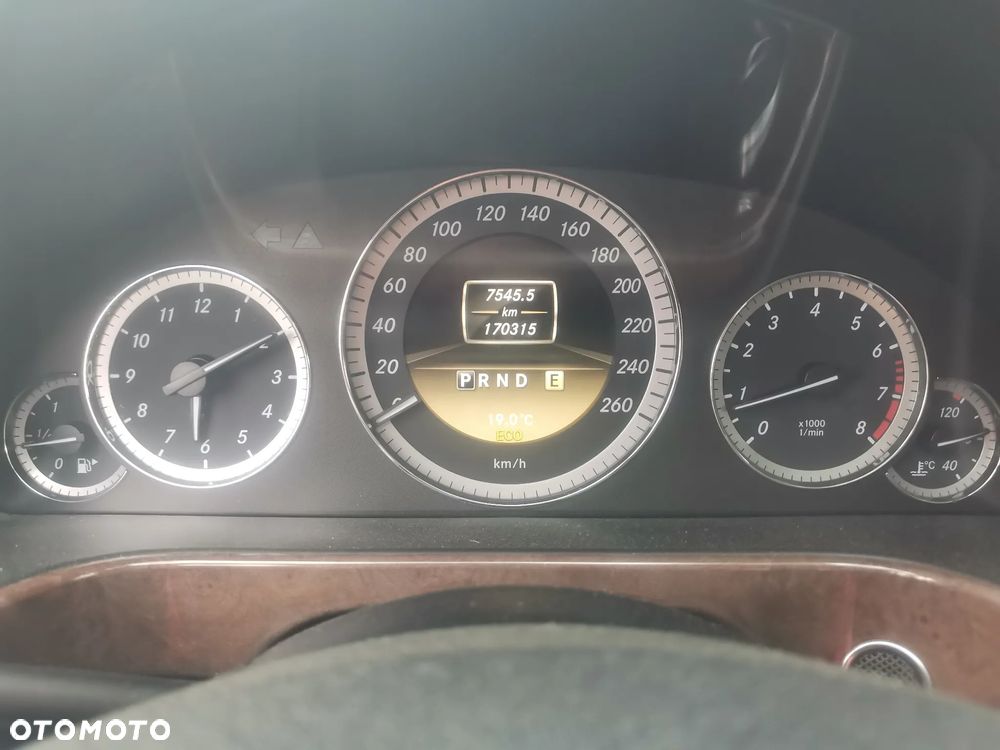 Mercedes-Benz Klasa E - 12