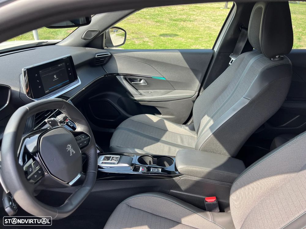 Peugeot 2008 1.2 PureTech GT Line EAT8 - 7