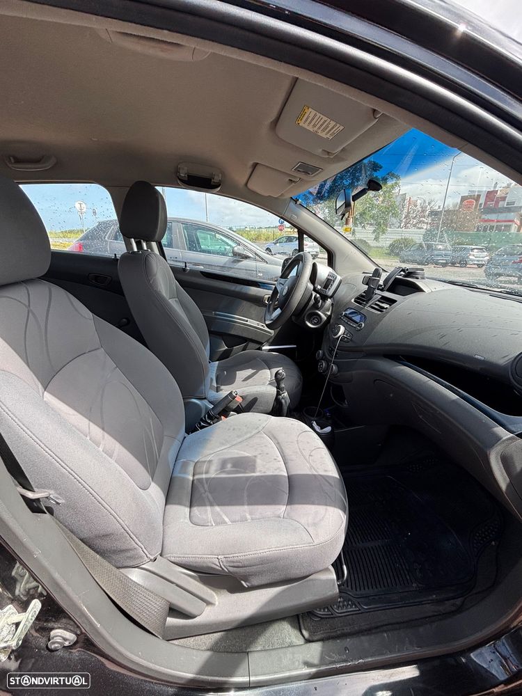 Chevrolet Spark 1.0 L - 10