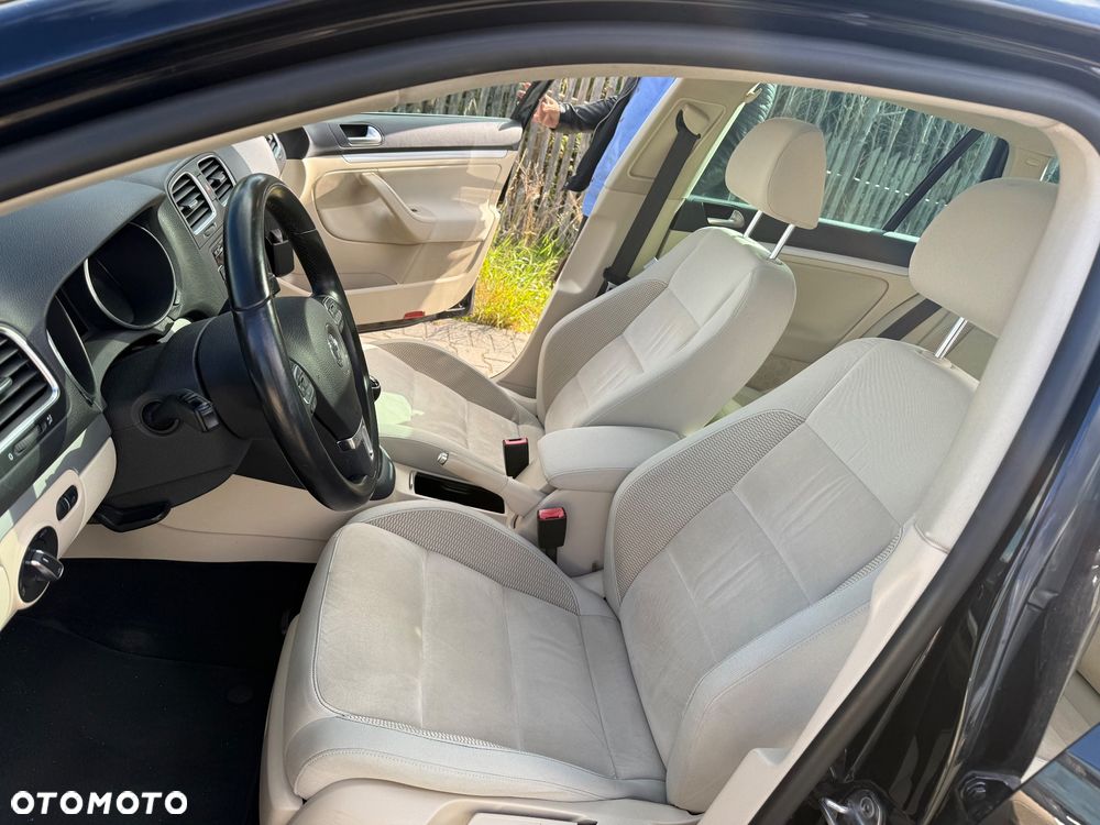 Volkswagen Golf - 21