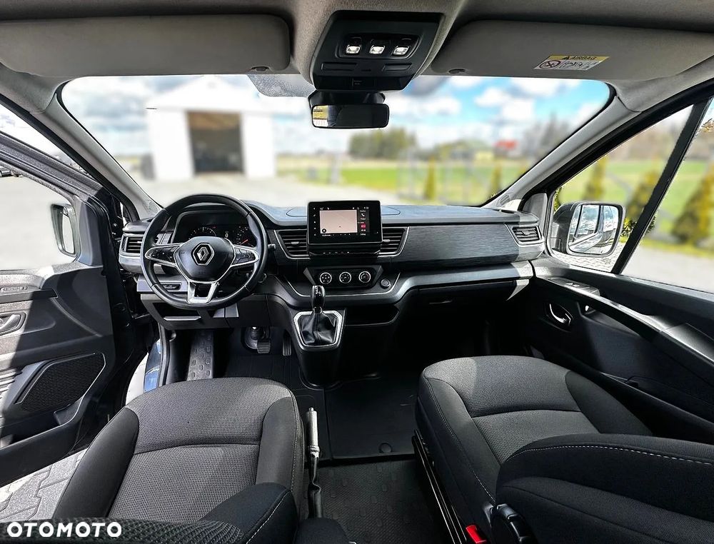 Renault Trafic 2.0 dCi EDC - 11