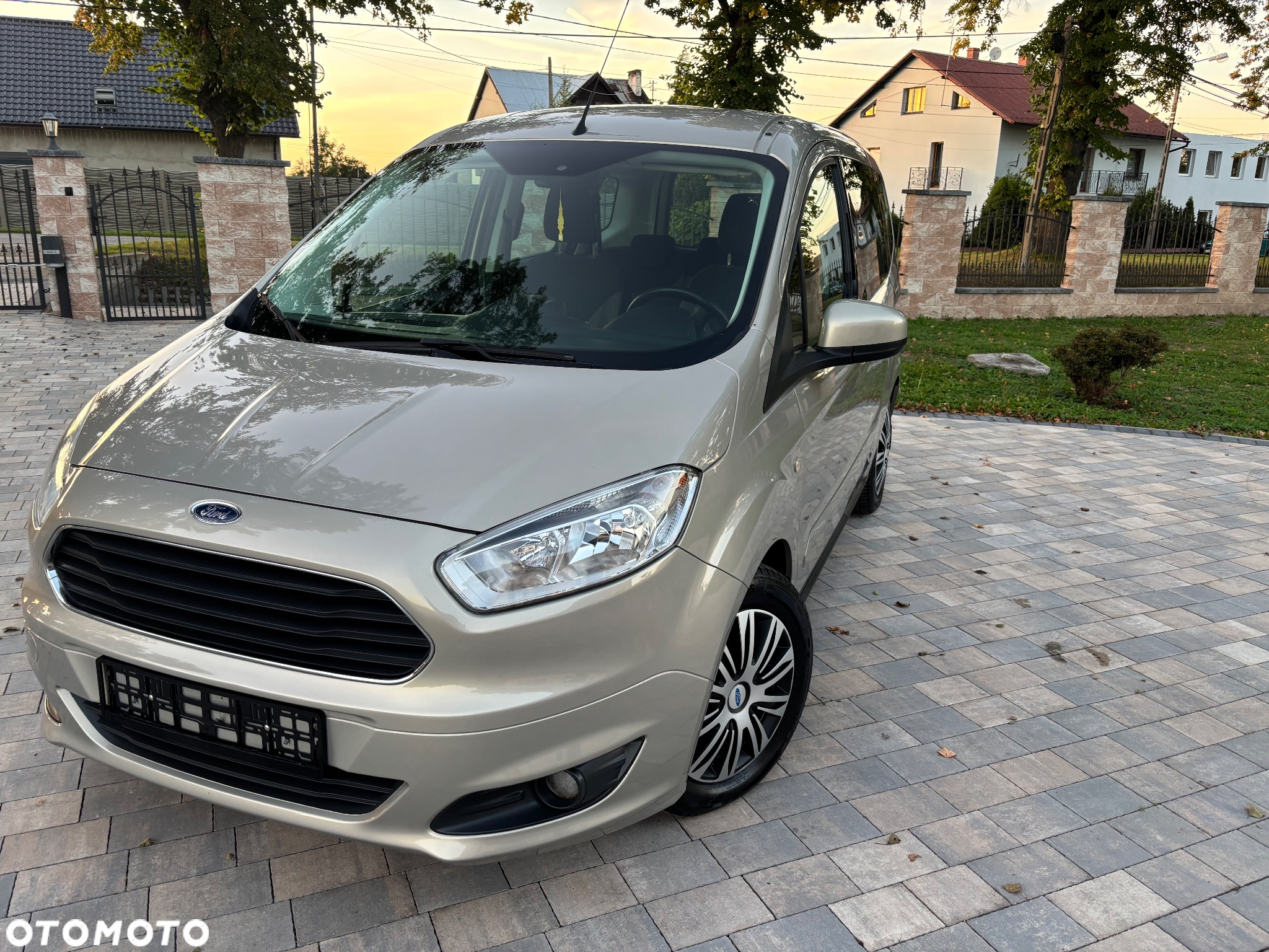 Ford Tourneo Courier 1.0 EcoBoost Titanium - 14