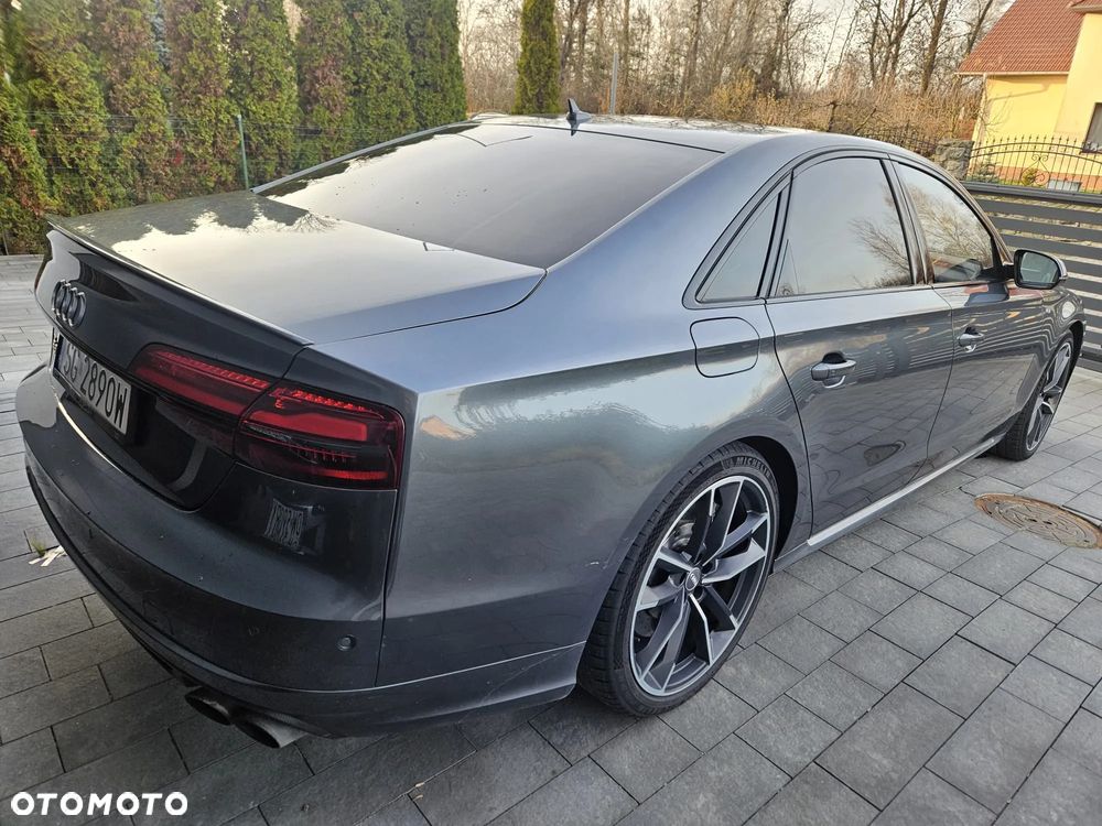 Audi S8 - 15