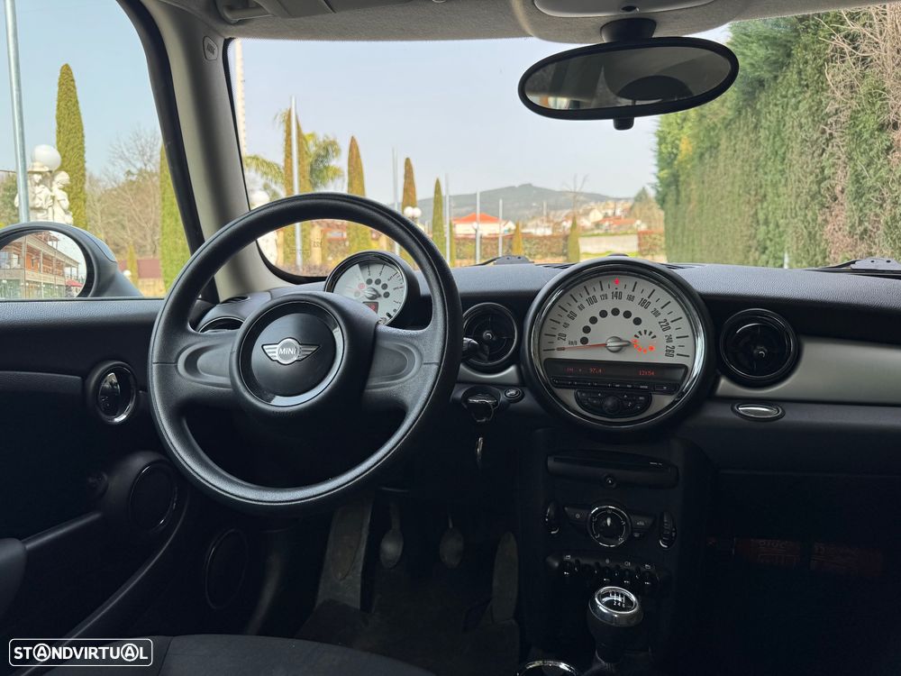 MINI 3 Portas Cooper D - 11