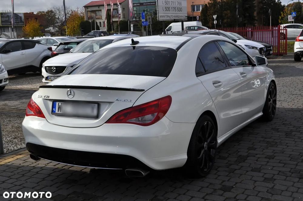 Mercedes-Benz CLA 250 4Matic 7G-DCT AMG Line - 9