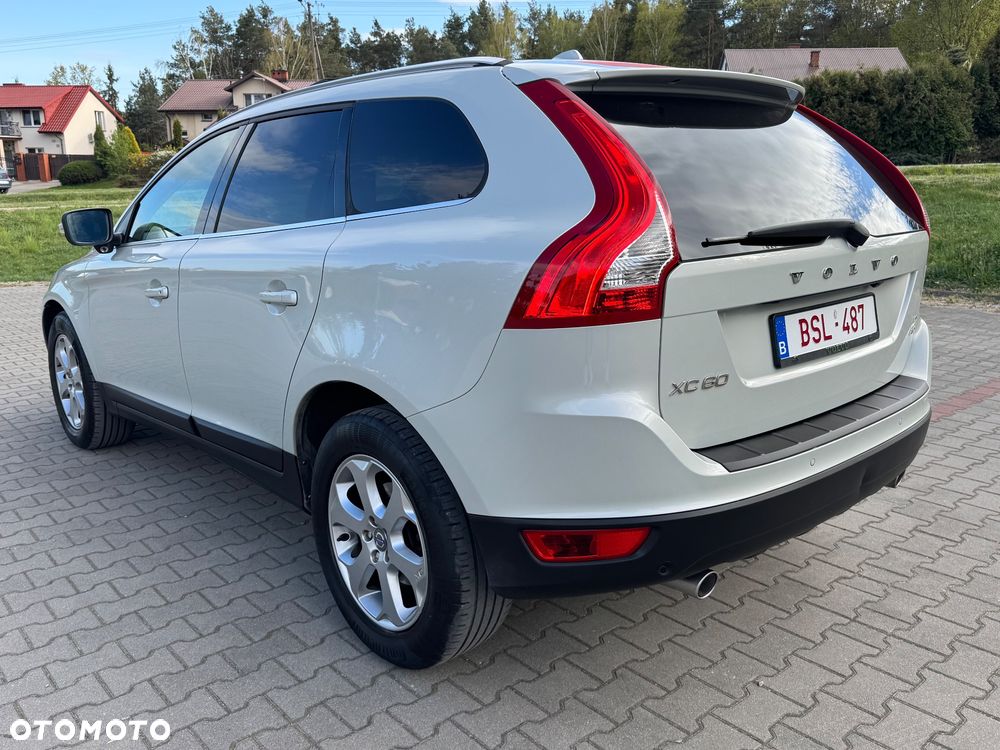 Volvo XC 60 D5 AWD Momentum - 16