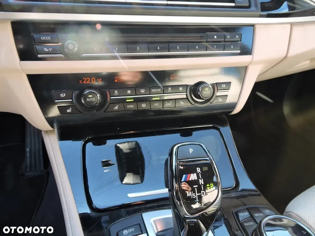 BMW Seria 5 M550d xDrive Touring Sport-Aut - 6