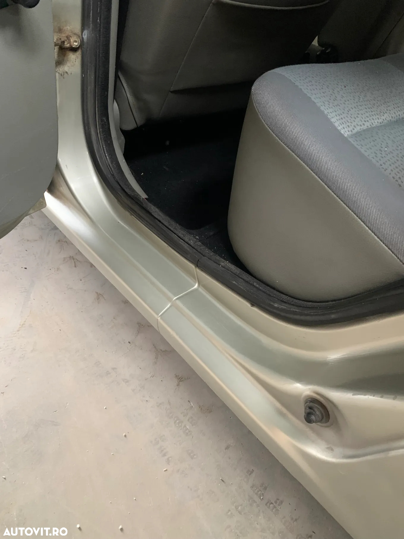 Dacia Logan 1.4 MPI Laureate - 12