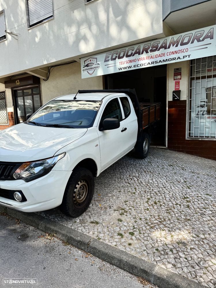 Mitsubishi L200 2.4 DI-D CD Invite CC 4WD - 4