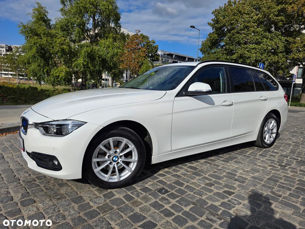 BMW Seria 3 2018 photo 3