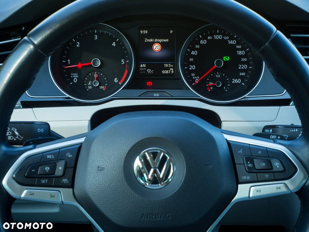 Volkswagen Passat 2.0 TDI BMT Highline DSG - 24