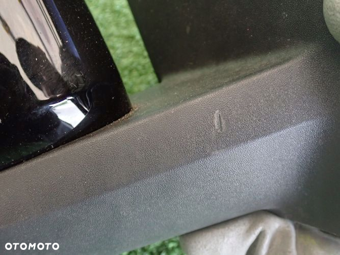 VW CADDY 2K7 20- lusterko prawe 5 PIN - 7