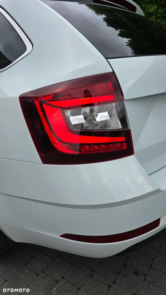 Skoda Octavia 2.0 TDI DSG Premium Edition - 24