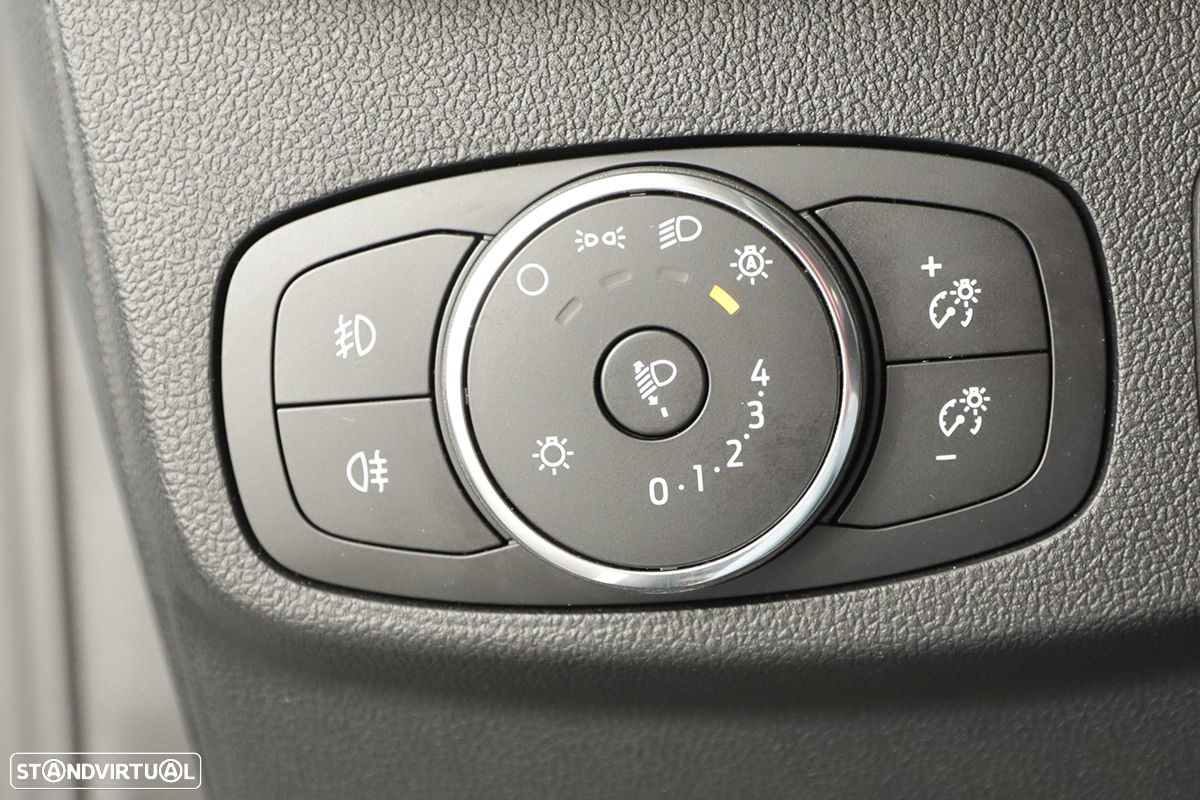 Ford Focus 1.0 EcoBoost MHEV Connected Design - 19