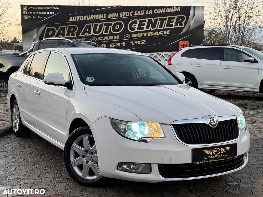 Skoda Superb 2.0 TDI Premium Edition - 1