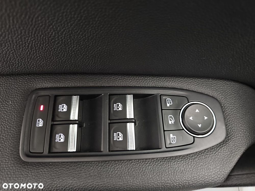 Renault Captur TCe Mild Hybrid 140 EDC GPF TECHNO - 11