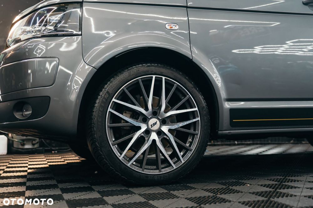 Volkswagen Multivan - 26