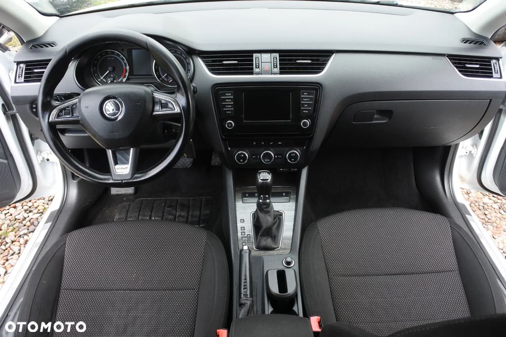 Skoda Octavia Scout 2.0 TDI 4x4 DSG - 15