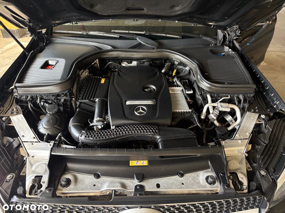 Mercedes-Benz GLC - 32