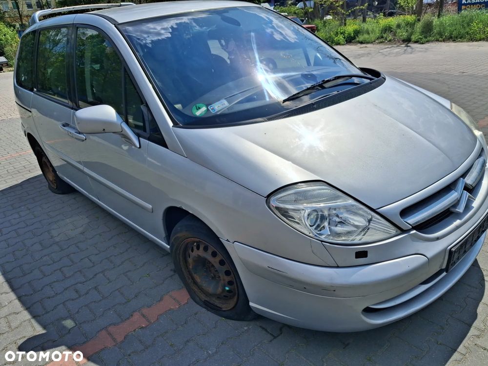 Citroen C8 Peugeot 807 silnik kompletny 2.2 HDI 128KM 4HW DW12 TED4 kolektor przepustnica wtrysk pompa alternator sprężarka skrzynia biegów dwumasa drzwi EZR srebrne klapa maska zderzak lusterko listwa przesuwne boczne klamka zamek rolka wahacz czujnik ciśnienia doładowania mikrostyk blenda pas konsola schowek boczek drzwi fotel obrotowy fotele elektryczne magistrala wody podsufitka panel sterownik wyświetlacz moduł szyba poduszka kierownica manetki zwijak radio mechanizm wydech tłumik mcperson zacisk hamulcowy lampa felga hak czujnik parkowania moduł BSM BSI lampa xenon europa zbiorniczek rura przewód wyświetlacz NA CZĘŚCI WSZYSTKIE CZĘŚCI - 1