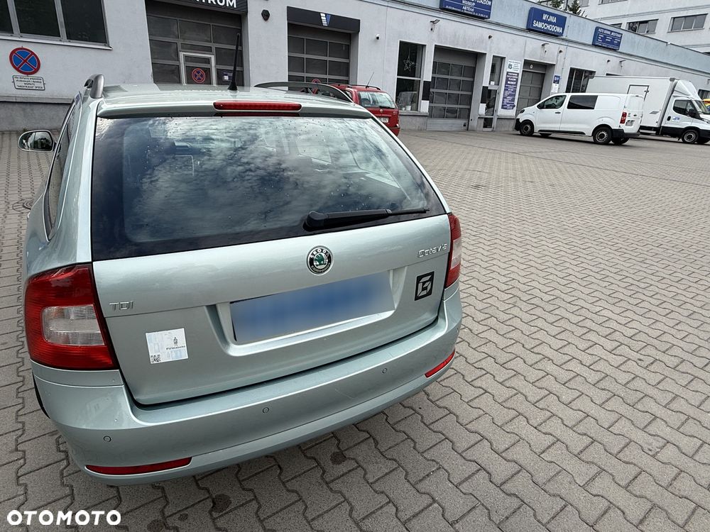 Skoda Octavia 1.6 TDI DPF Elegance - 11