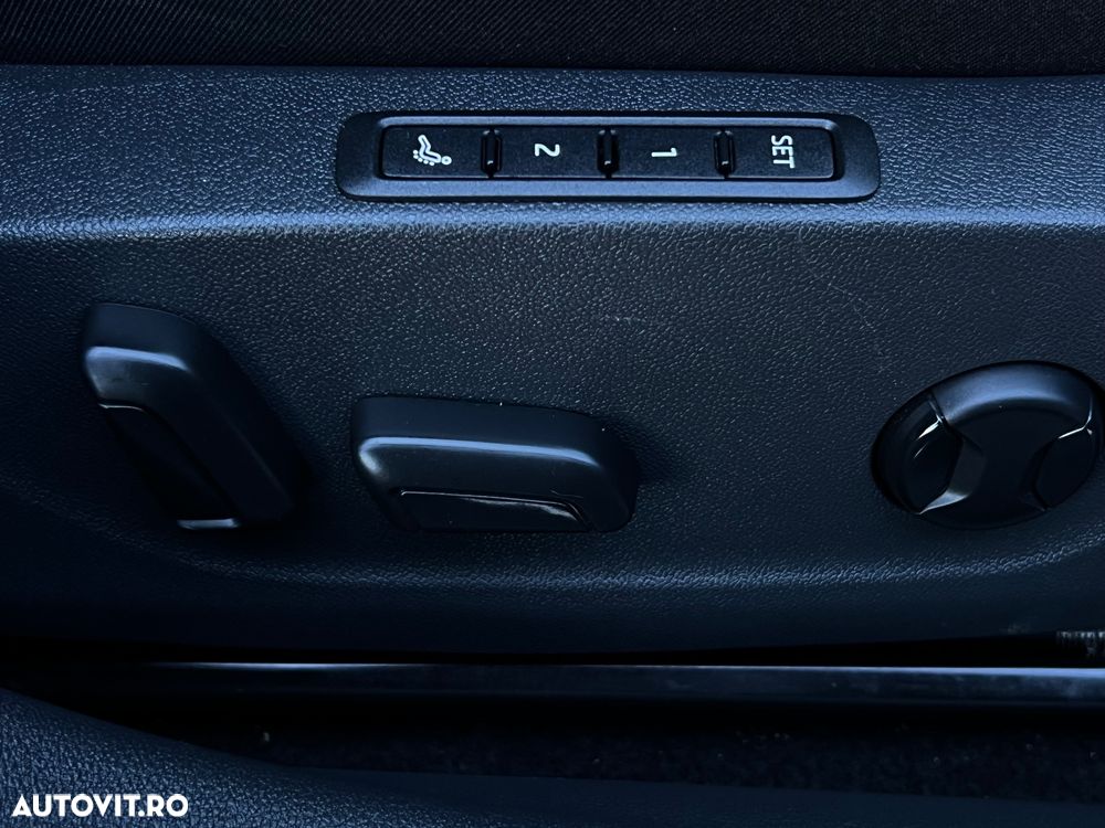 Skoda Octavia 2.0 TDI DSG RS Plus - 32