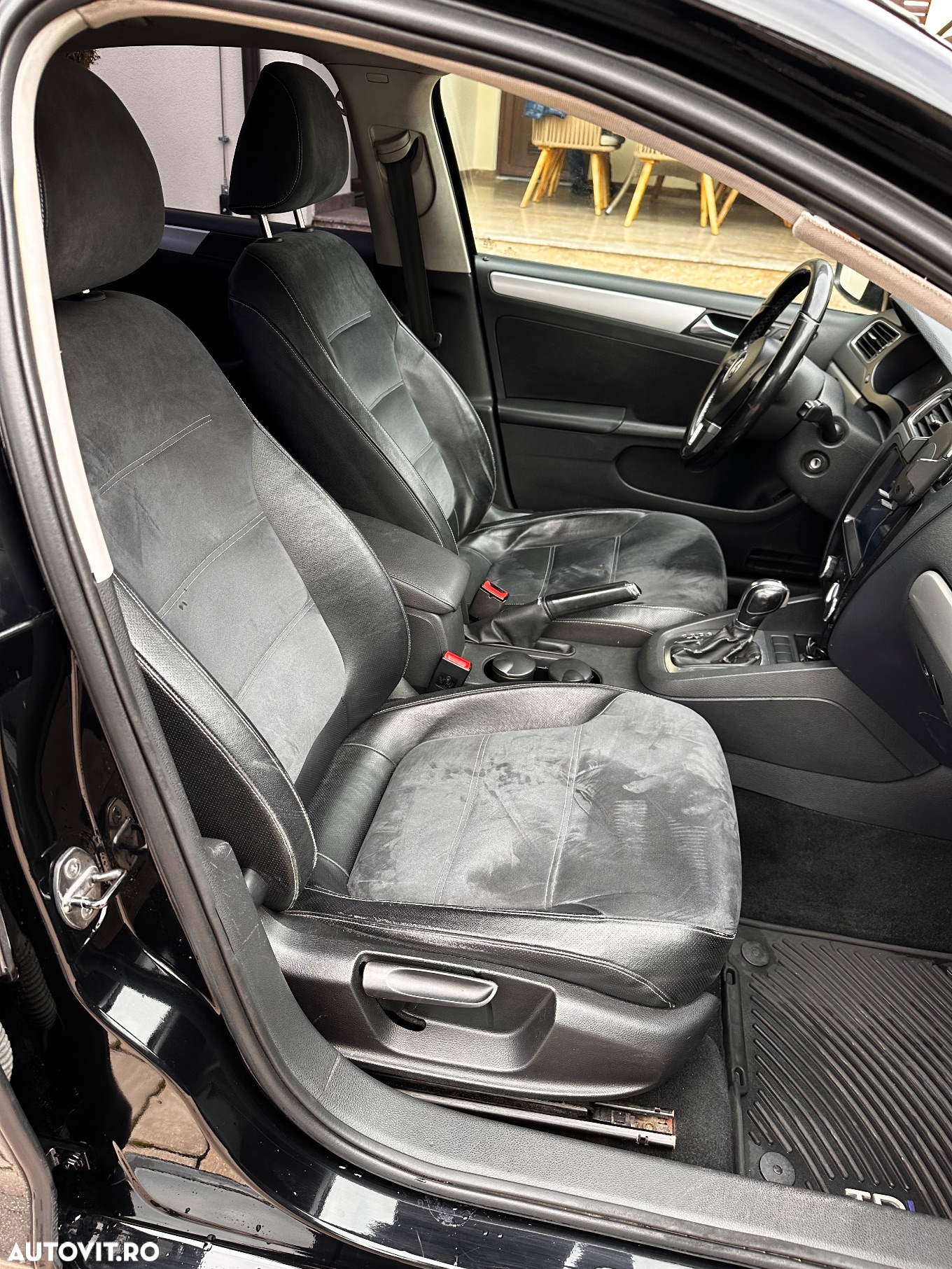 Volkswagen Jetta 2.0 TDI DSG Comfortline - 13