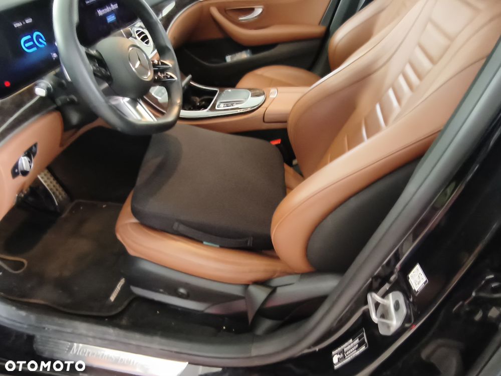 Mercedes-Benz Klasa E 300 de AMG - 16