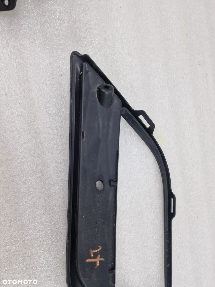 SEAT IBIZA IV LIFT 6J0 12- LEWA KRATKA BOCZNA ZDERZAKA PRZEDNIEGO PRZÓD , NR 6J0853665F , NR AUKCJI C/115 - 5