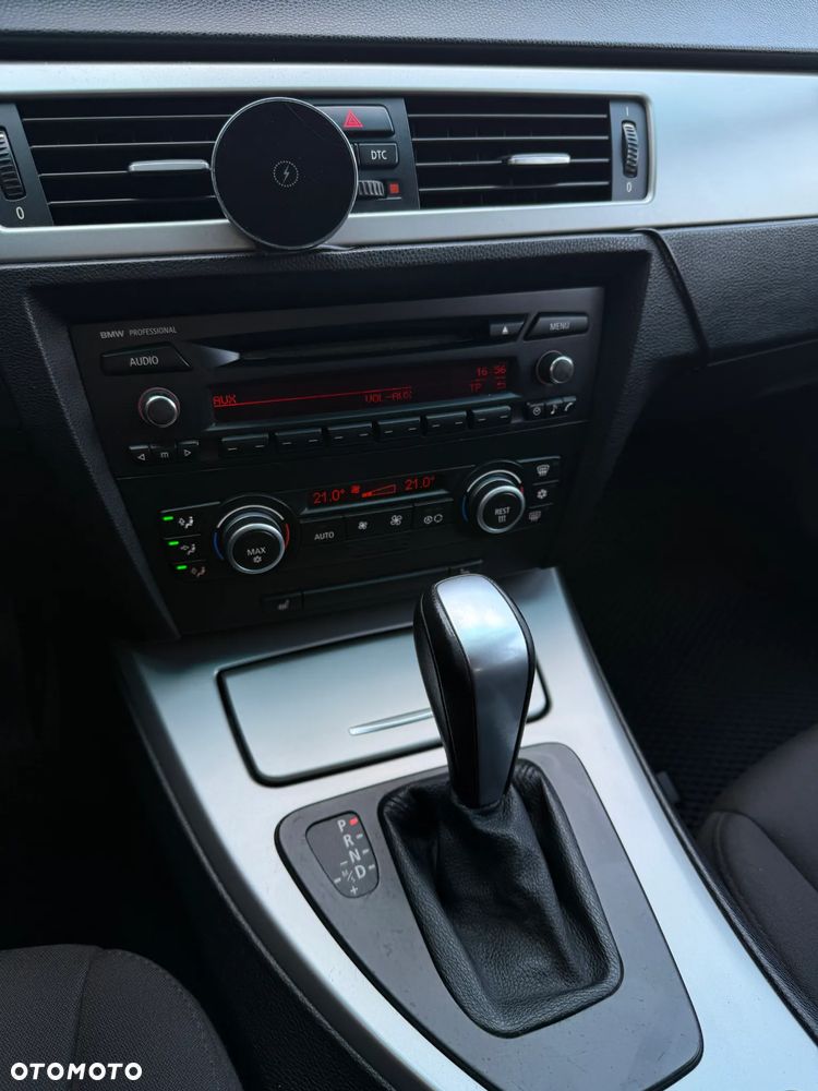 BMW Seria 3 320d DPF - 22