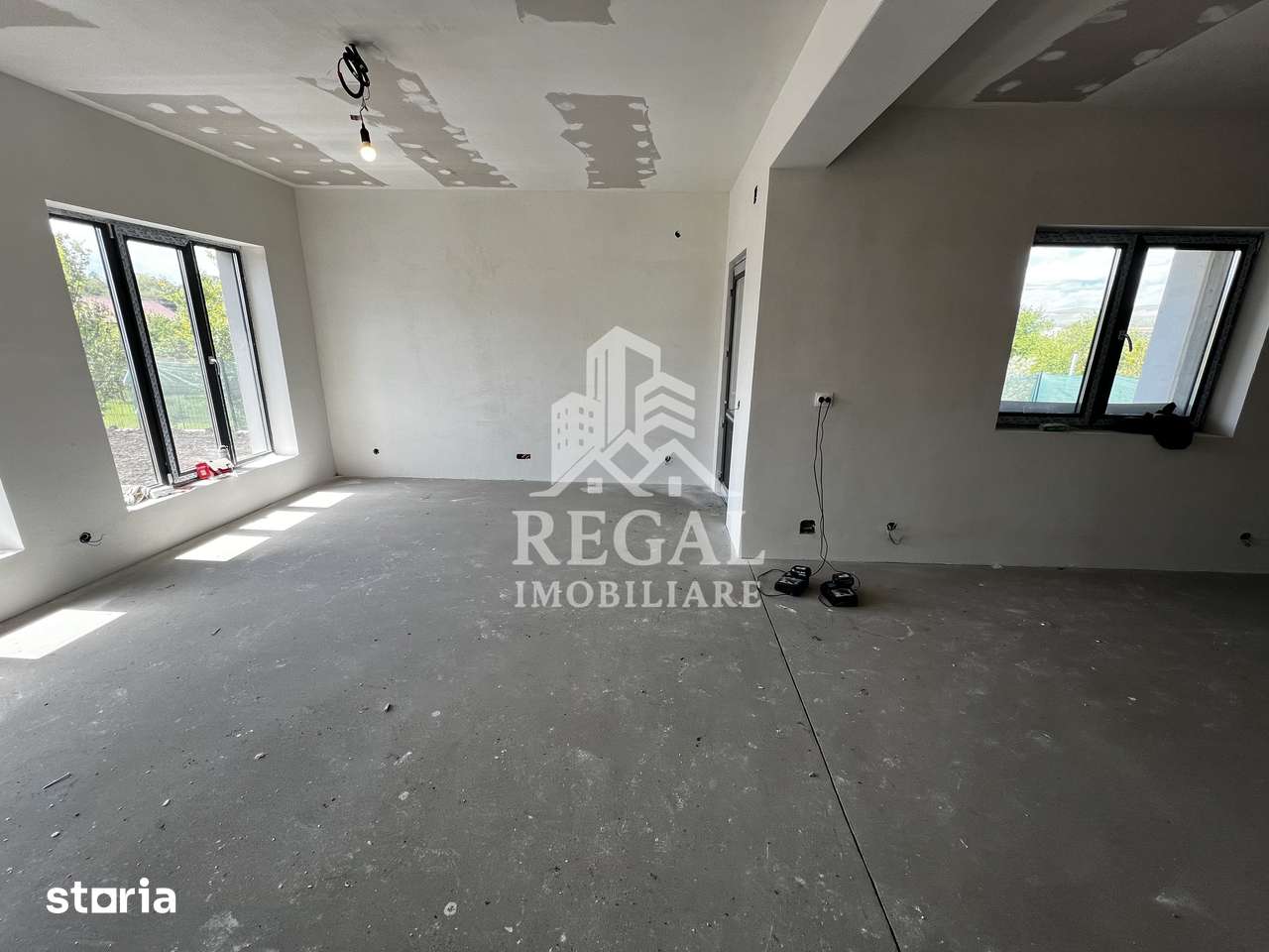 Casă de vânzare în Buituri – ideală pentru personalizare - Imagine principală: 2/11