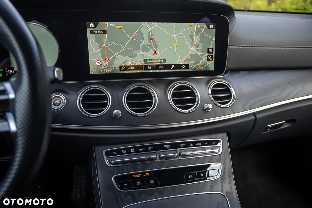 Mercedes-Benz Klasa E 300de 4Matic 9G-TRONIC - 29
