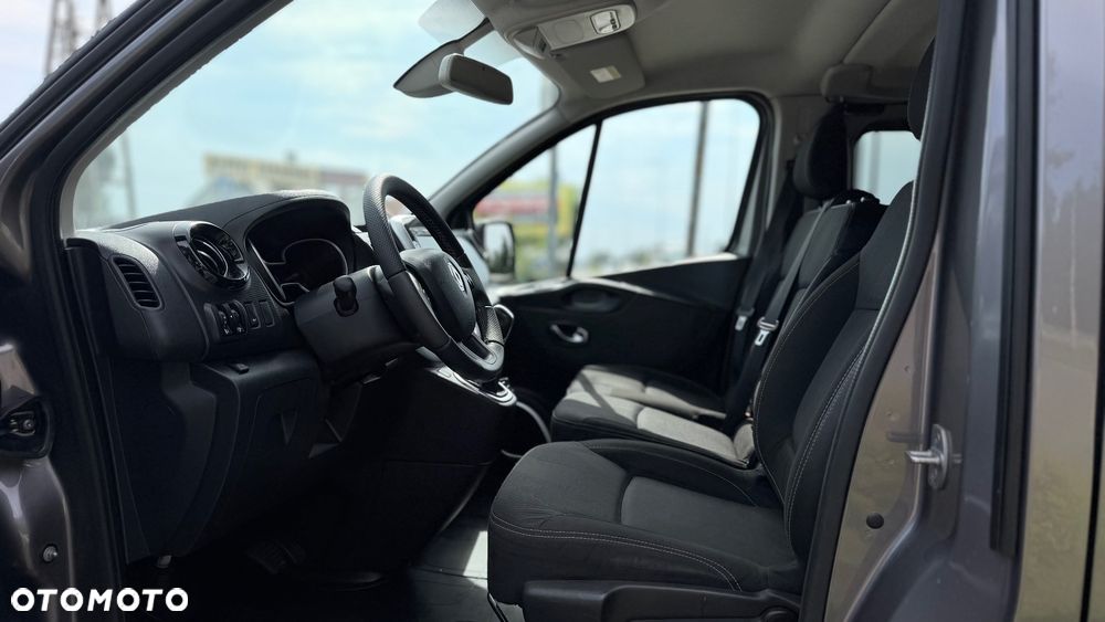 Renault Trafic Grand 2.0 dCi EDC - 9