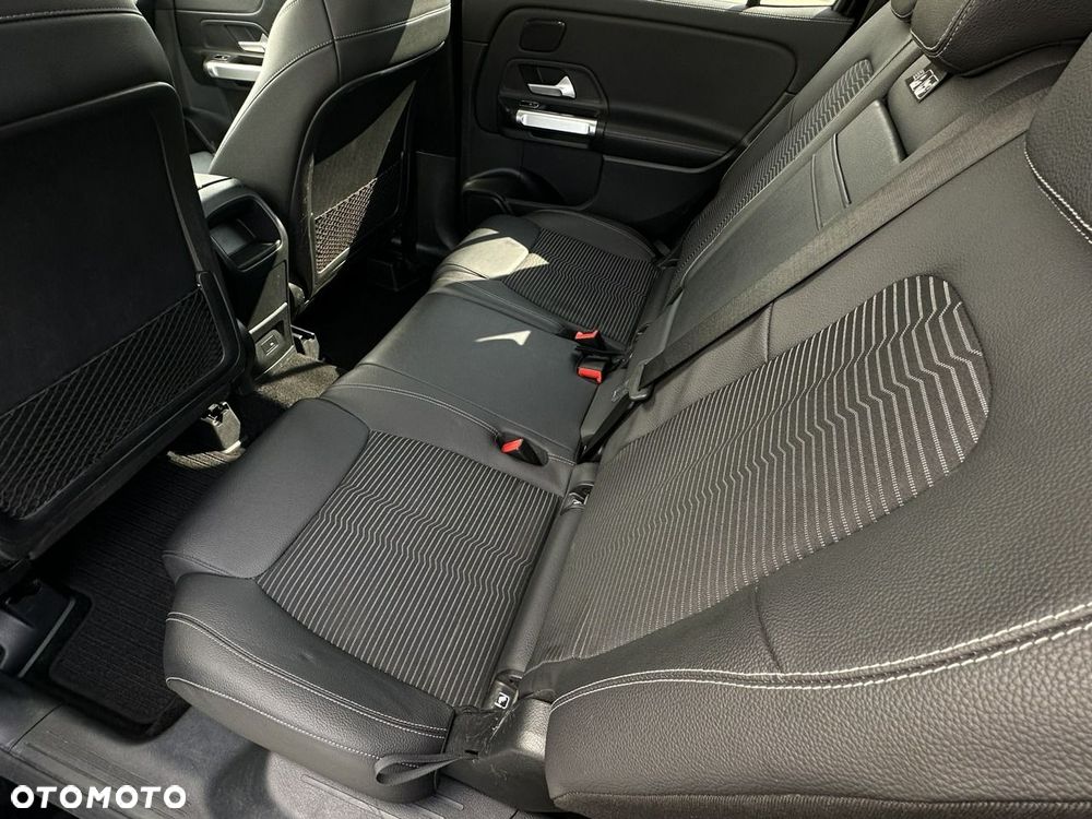 Mercedes-Benz GLB 200 d 4Matic 8G-DCT Progressive - 18