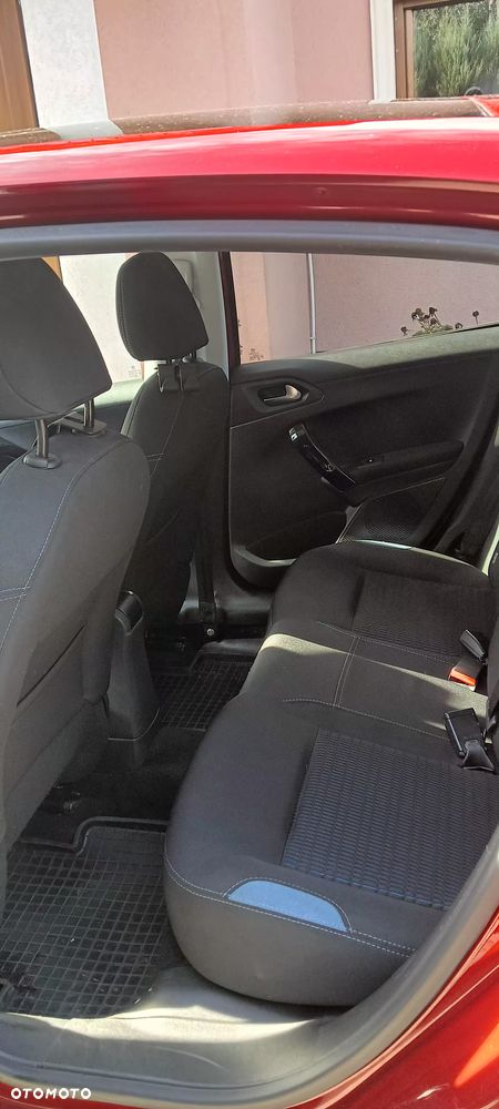 Peugeot 208 1.2 PureTech Allure - 6