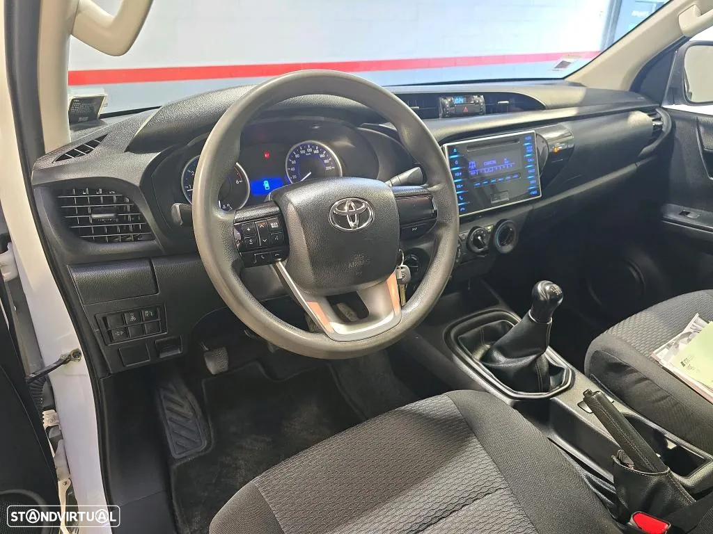 Toyota Hilux 2.4 D-4D 4WD CE CH - 11