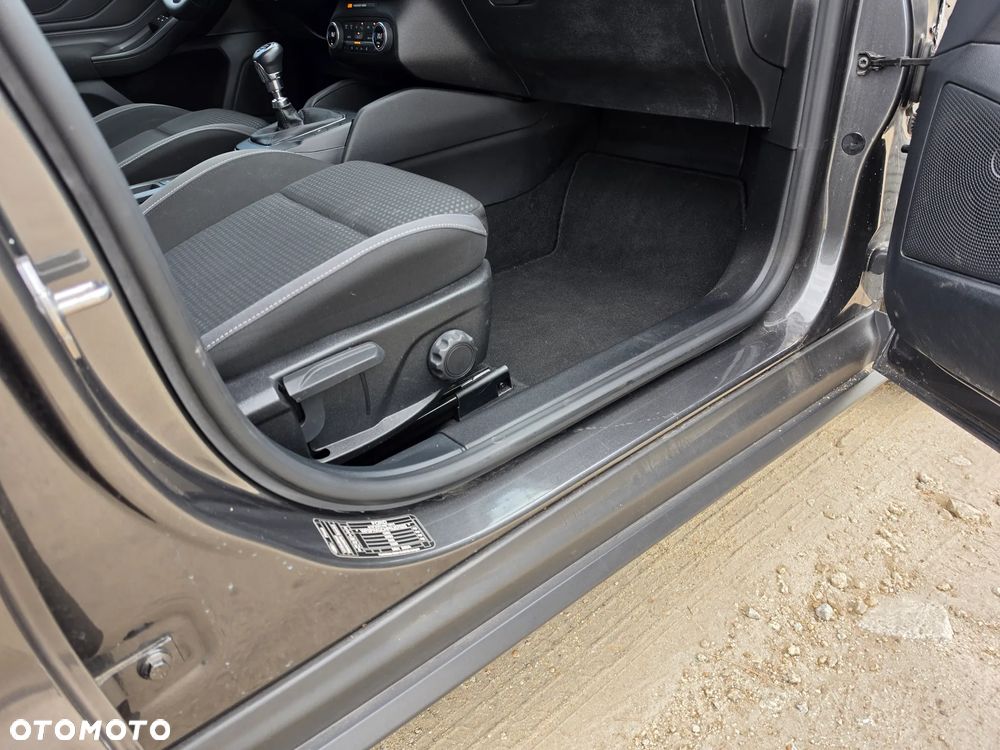 Ford Focus SW 1.0 EcoBoost S&S COOL&CONNECT - 35