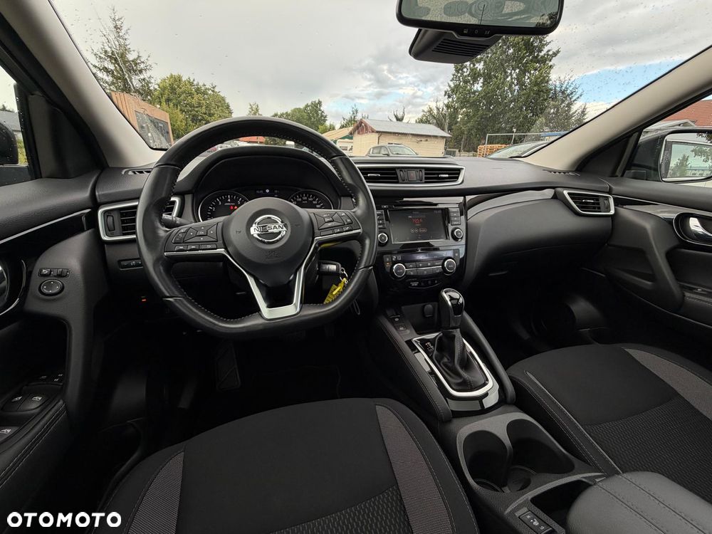 Nissan Qashqai 1.3 DIG-T DCT N-CONNECTA - 27