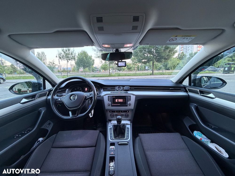 Volkswagen Passat 2.0 TDI 4Motion Comfortline - 9