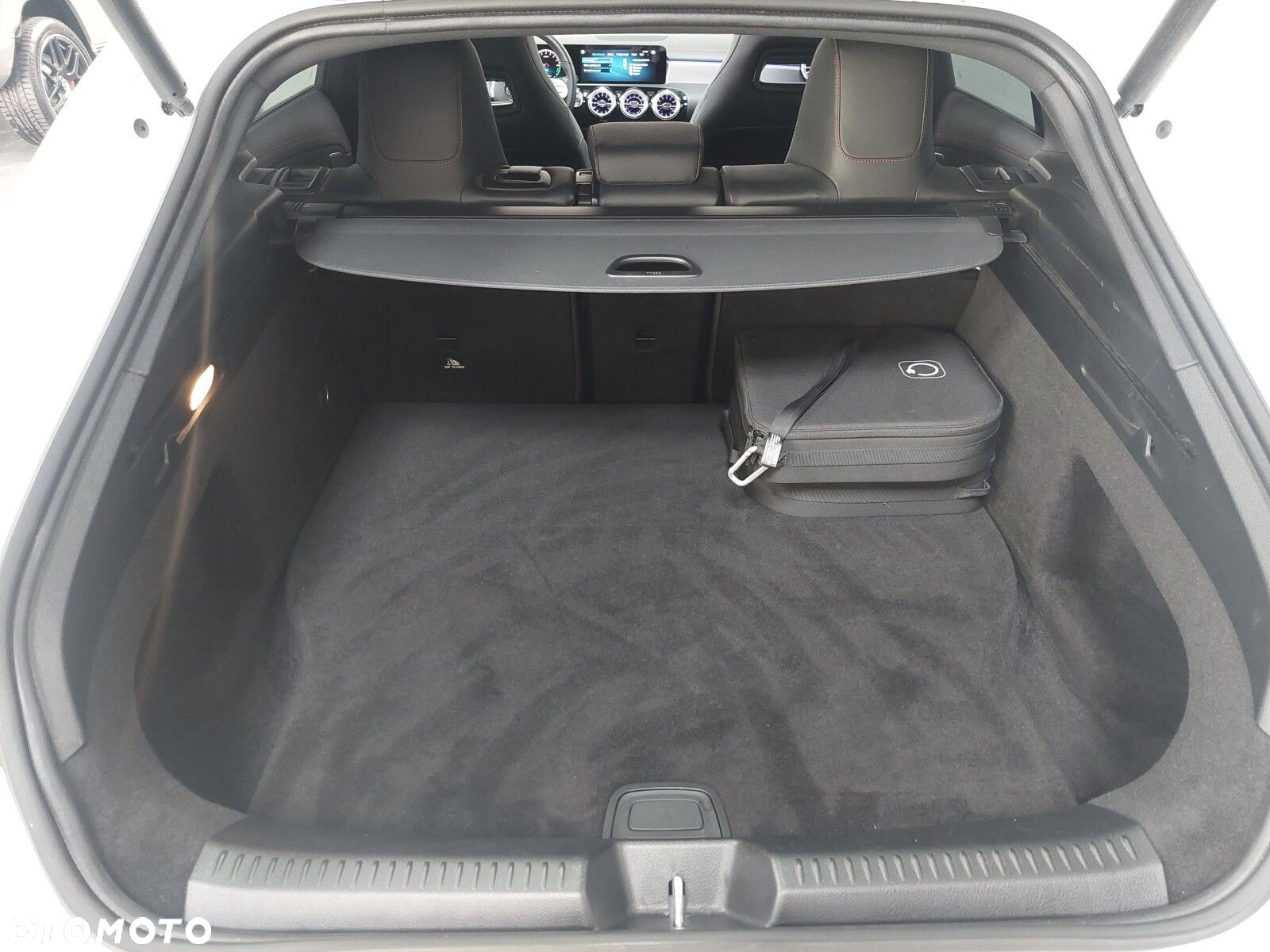 Mercedes-Benz CLA - 13