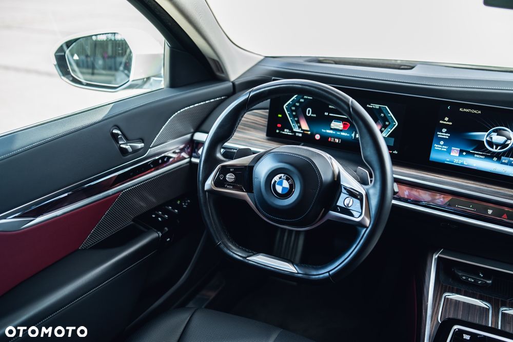 BMW Seria 7 730d xDrive mHEV - 31
