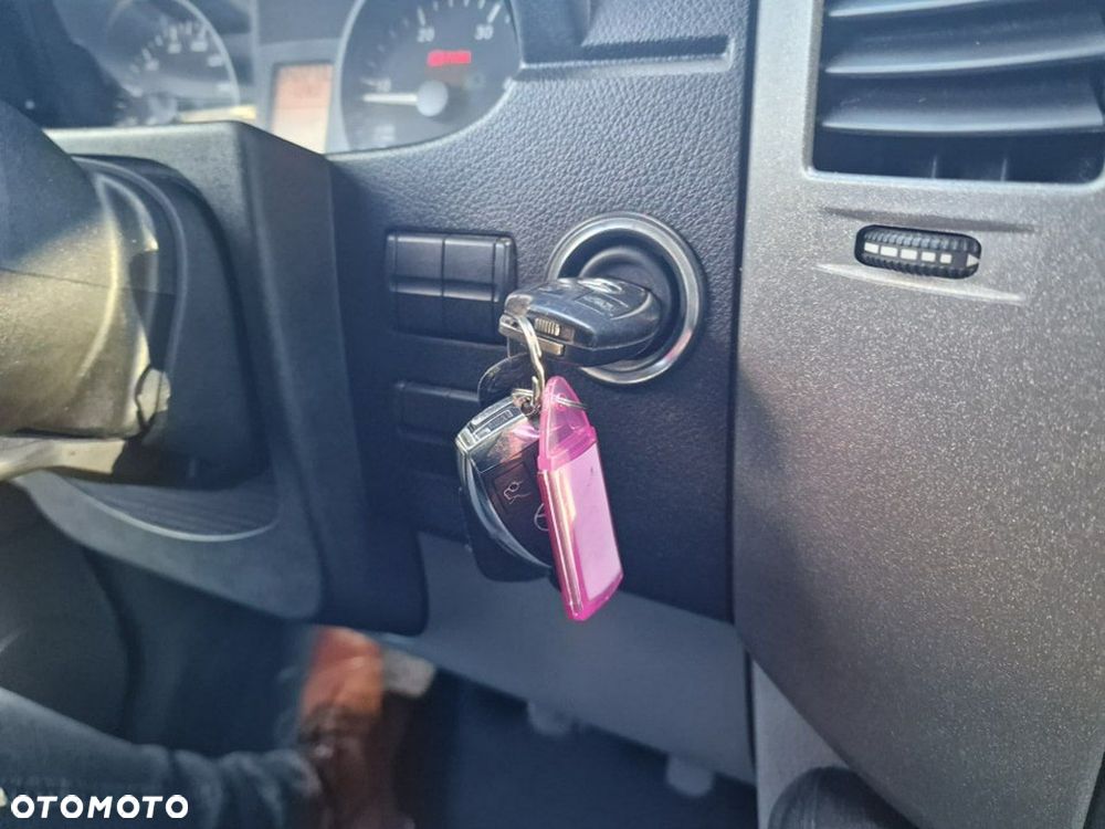 Mercedes-Benz Sprinter - 12